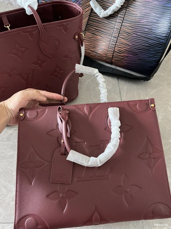 LOUIS ONTHEGO MM VUITTON 0121